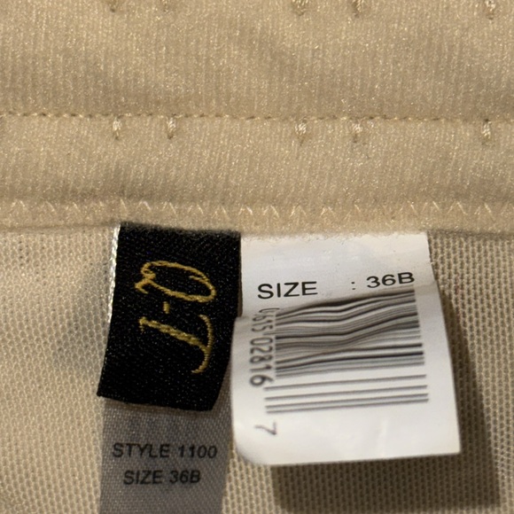 Q-T Strapless Cream Bustier Shaper-size 36B - Picture 9 of 10